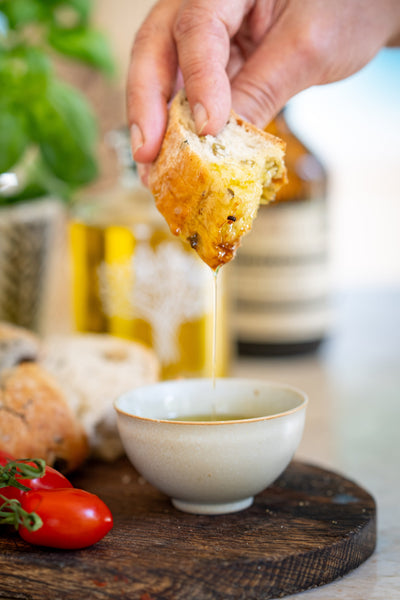 Extra Virgin vs Regular Olive Oil: What’s the Difference?